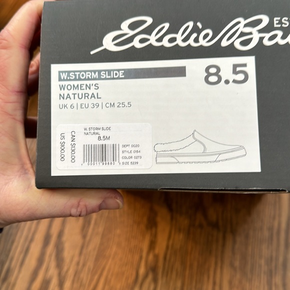 Eddie Bauer furry slides/mules - Picture 8 of 8